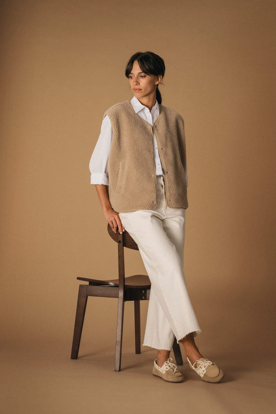 Colete em Sherpa de Senhora-RAG-Tailors-Fardas-e-Uniformes-Vestuario-Pro