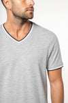 T-shirt de homem em malha piqué com decote V-RAG-Tailors-Fardas-e-Uniformes-Vestuario-Pro